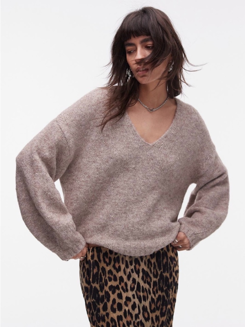 Topshop Cozy V-Neck Oversized Sweater in Mushroom